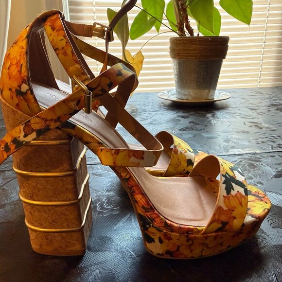 Charlotte Russe Floral Platform Heels – Size 9 🌸✨ - Picture 2 of 4